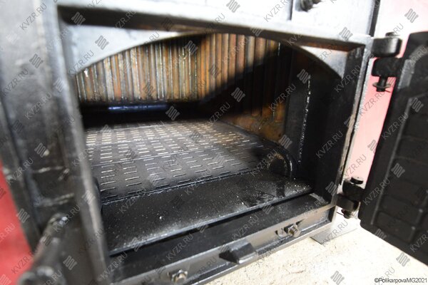 Колосниковая топка котла КВД-0.4 МВт на дровах